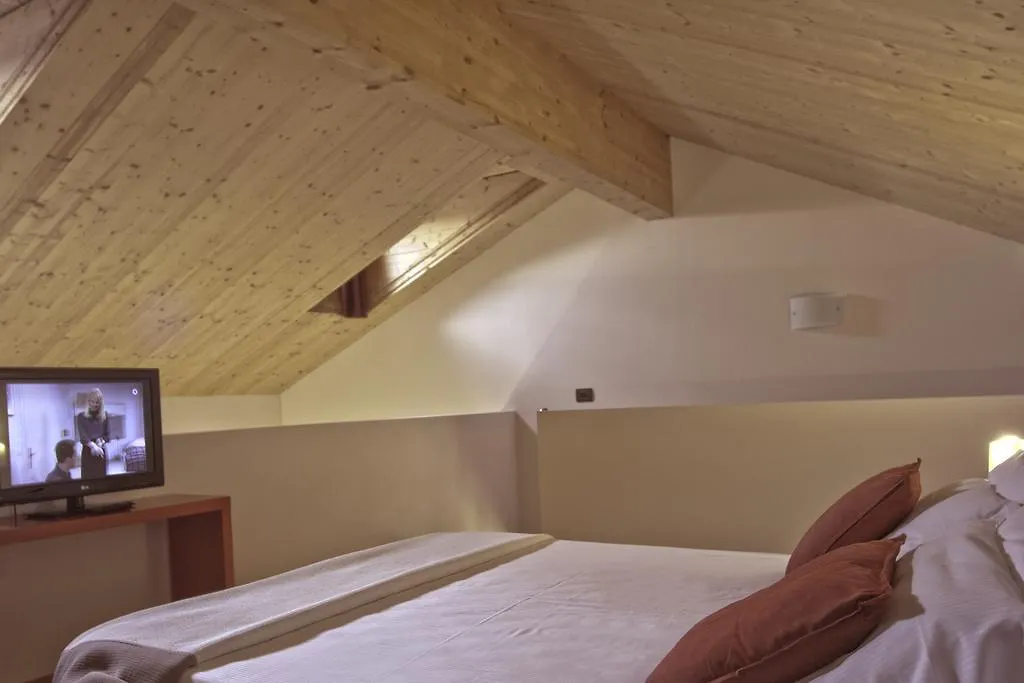 Marco Polo Suite Vittorio Veneto Hotel